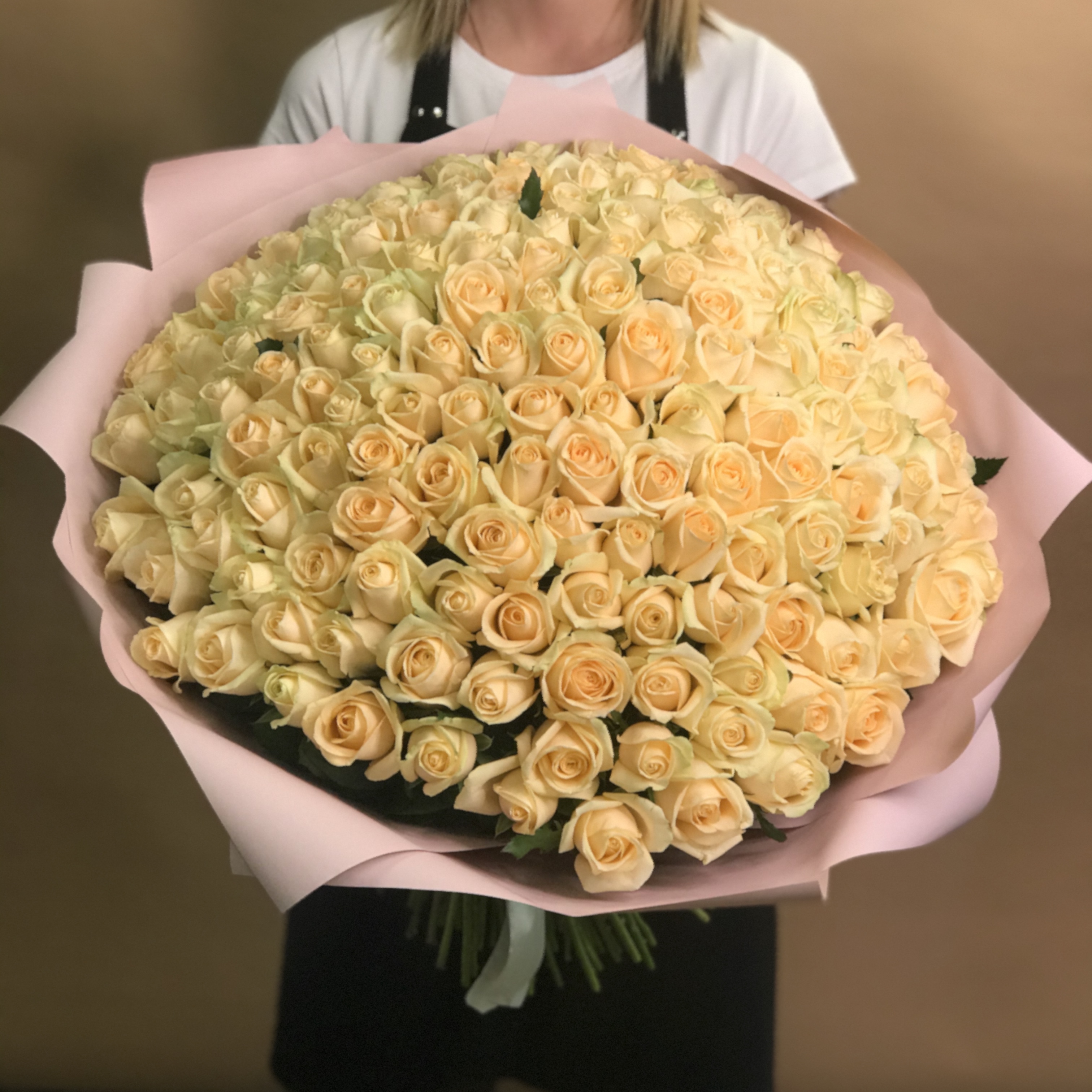 Букет из 151 розы (60 см)
